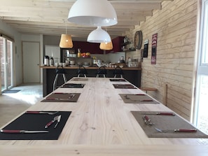 Free continental breakfast on weekends