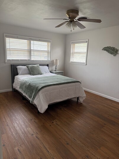 Charming 2-bedroom house in serene Clovis with WiFi, AC, newly renovated.