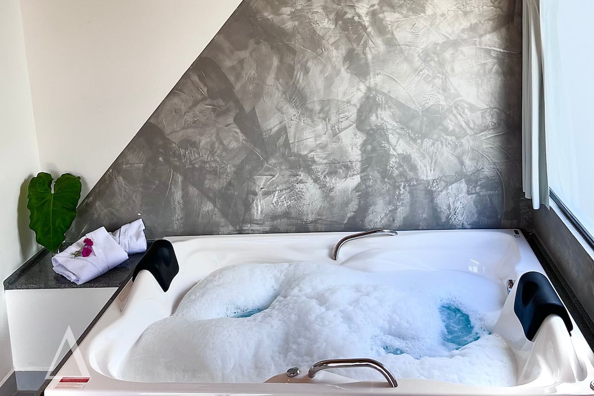 Standard Suite, Jetted Tub | Private spa tub