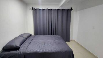 Iron/ironing board, WiFi, bed sheets