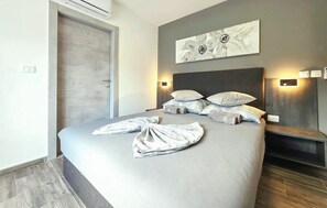 4 makuuhuonetta, ilmainen Wi-Fi