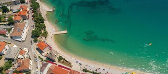 Awesome home in Baska