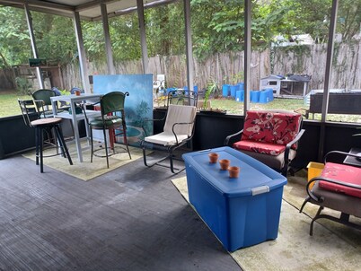 Cupcake Cabin Mini 1-bed 1 bath getaway in Jacksonville