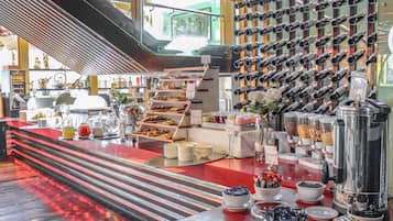 Colazione a buffet inclusa, servita tutte le mattine