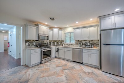 3 bed 2 bath house with 2 king beds, fire pit, gazebo & pool table!