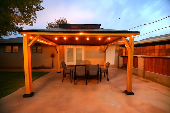 Outdoor dining