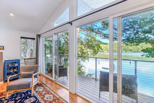 Lakefront Cottage w/ Hot Tub & Dock on Lake Rescue