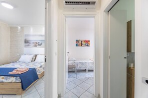 Silitysrauta/-lauta, Wi-Fi, vuodevaatteet