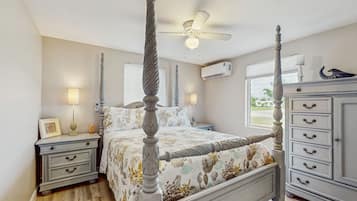 2 bedrooms, iron/ironing board, Internet, bed sheets