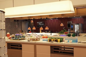 Desayuno buffet diario (CNY 142 por persona)