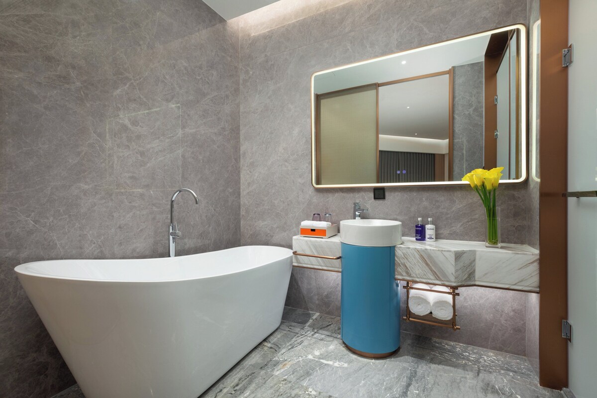 One Bedroom Suite | Room amenity