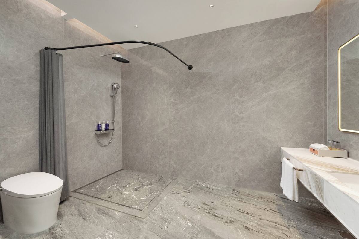 2 Double Premium Accessible | Room amenity