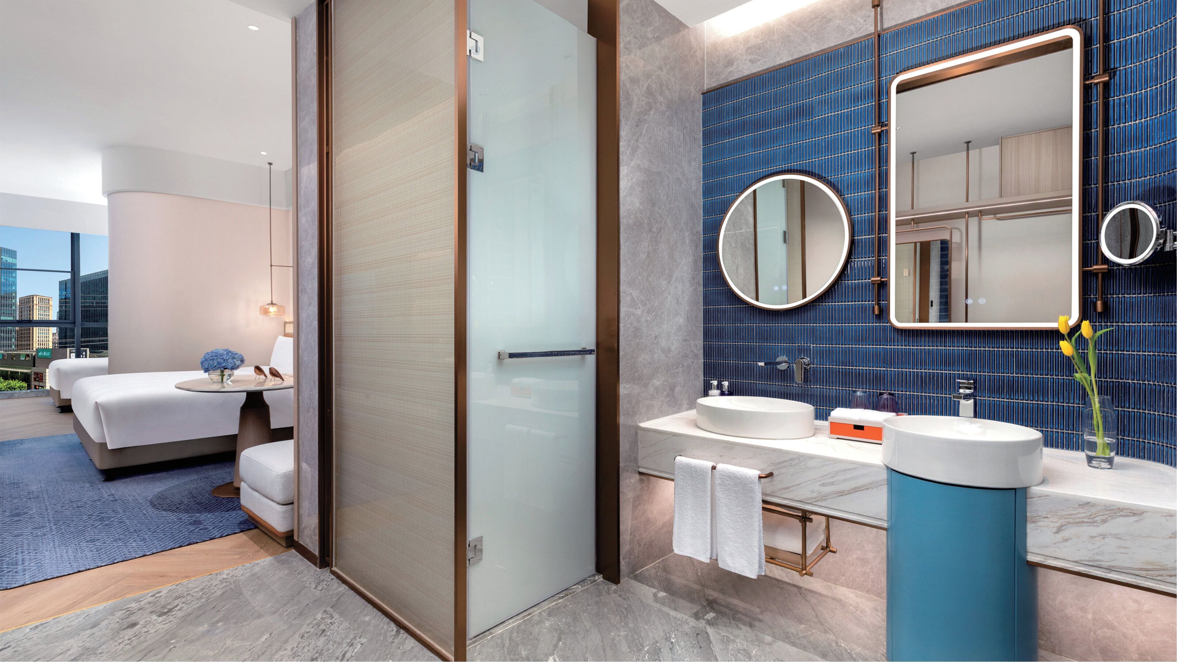 1 King 1 Queen Grand