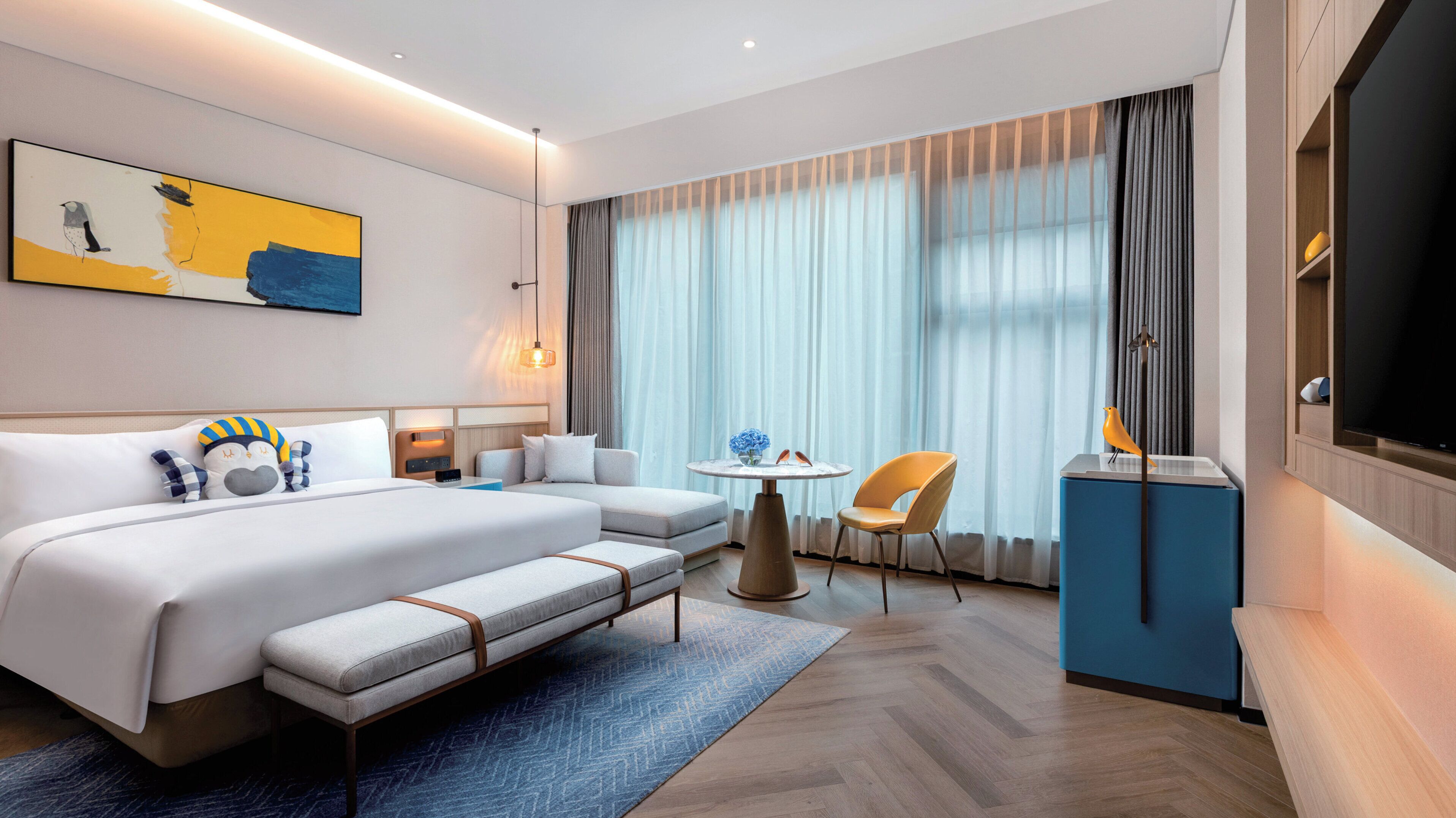 Ylelliset vuodevaatteet, untuvapeitot, ilmaiset minibaarituotteet