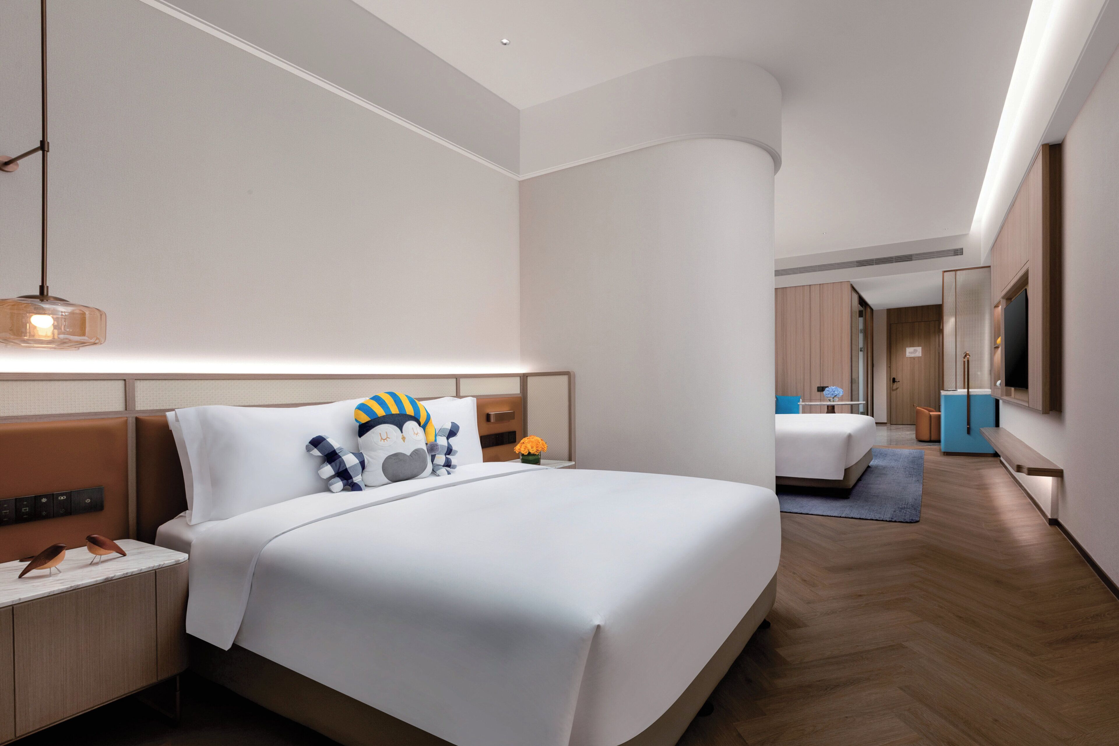 尊享房 1张超大床1张大床 | 高档床上用品、羽绒被、迷你吧（备有免费物品）、遮光窗帘