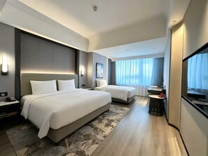 Standard Room, 1 King Bed | WiFi (free), bed sheets - Hualuxe Handan by IHG (Handan)