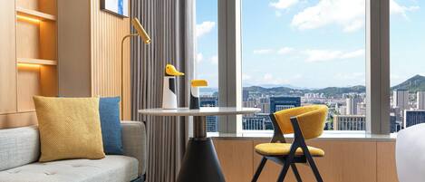 Standard Room, 1 King Bed, Lake View | Free WiFi, bed sheets