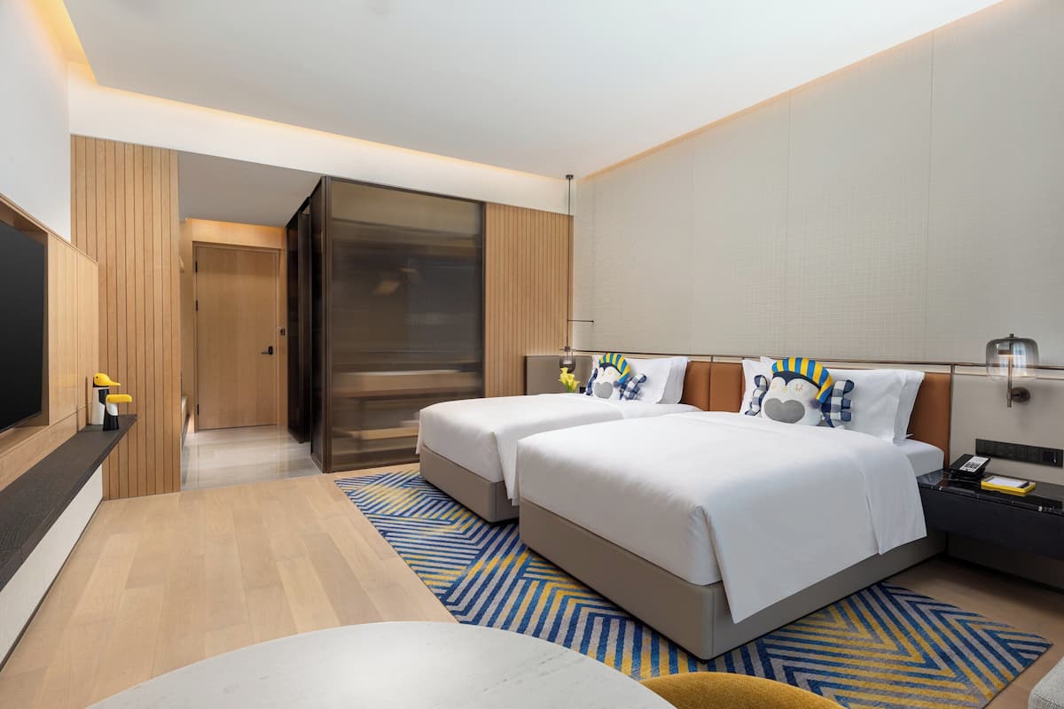 Standard Room, 2 Double Beds, Lake View | Free WiFi, bed sheets