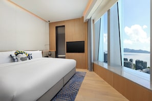 Suite, 1 King Bed, Ocean View | Free WiFi, bed sheets