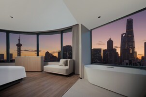 Premium bedding, down duvets, laptop workspace, blackout curtains