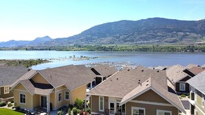 Unclassified image, 3 of 47, button - 273 Beach Therapy Cottage With Private Hot Tub (Osoyoos)