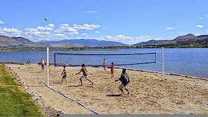 Unclassified image, 4 of 47, button - 273 Beach Therapy Cottage With Private Hot Tub (Osoyoos)