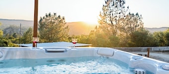 Yosemite Farmhouse w/ Cozy Sunset Views, Private Hot Tub, Fire Pit, and BBQ