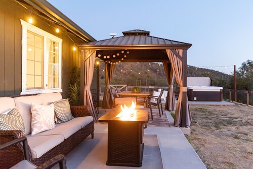ColdPlunge/ HotTub/ Firepit/ BBQ/ Pet Friendly/ SunsetViews near Yosemite