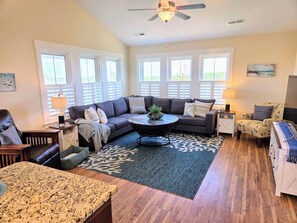 Smart TV, table tennis