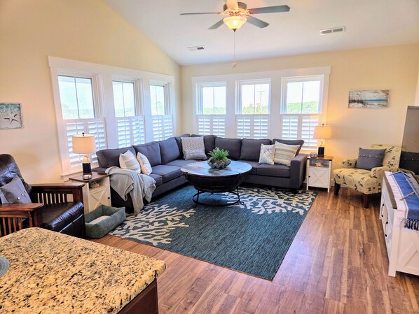 Smart TV, table tennis