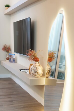 Comfort Apartment, Multiple Beds, Pets allowed, Ground Floor | Living area - Apê novo a 1 min da Rua Coberta (Gramado)