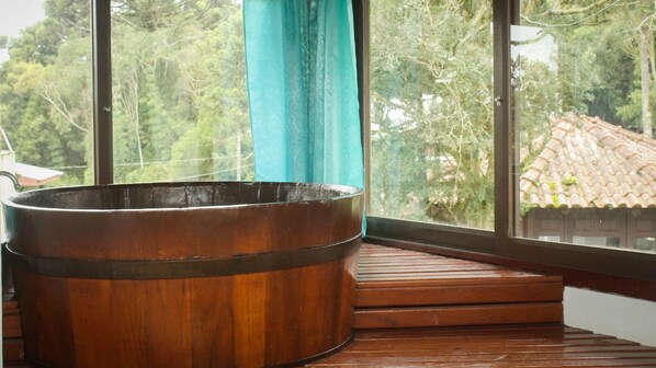 Classic Suite | Private spa tub