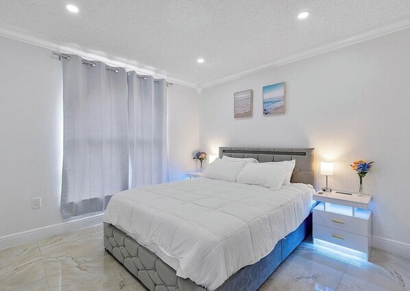 3 bedrooms, desk, iron/ironing board, free WiFi