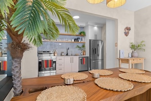 Private kitchen - Boho Apartment: With Pool and Steps to Beach (San Juan)