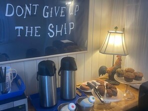 Free daily continental breakfast