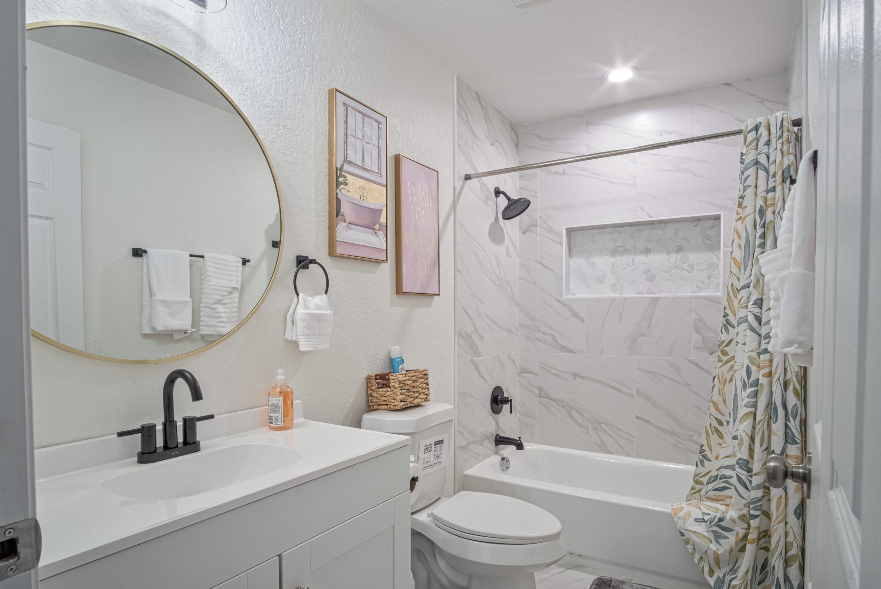 Maison (2 Bedrooms) | Salle de bain | Ensemble douche/baignoire, serviettes fournies, shampoing