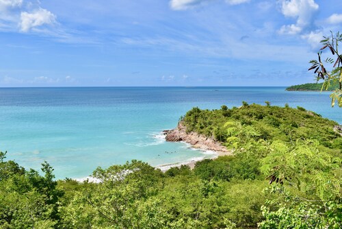 Summer Breeze – Tropical Garden Retreat with Private Pool near Jolly Harbour