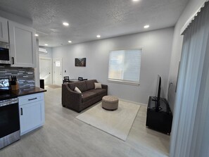 Living area - One bedroom house (Portland)