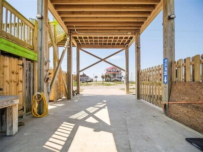 Charming Studio house with WiFi & AC in brilliant Holly Beach, La