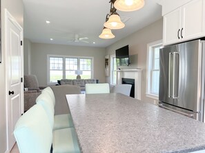 Interior - Designers Dream Home with Pool! (Arundel)