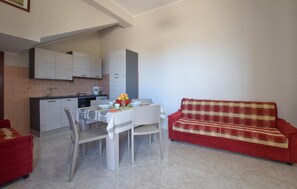 Fireplace - Nice apartment in Acquedolci with WiFi (Acquedolci)