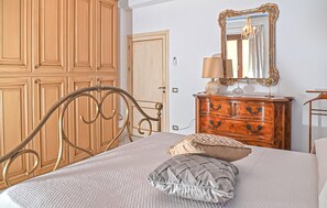 2 عدّة غرف نوم وسرير سفر وواي فاي مجانًا