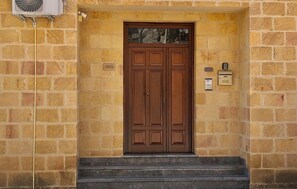 تفاصيل الفندق من الخارج