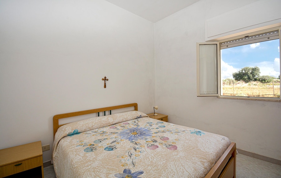 2 Bedroom Pet Friendly Home In Comiso - Comiso