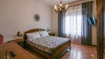 2 Schlafzimmer, Bügeleisen/Bügelbrett, kostenloses WLAN