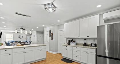 Fun Game Room & Theater, Walk to Dining & Music