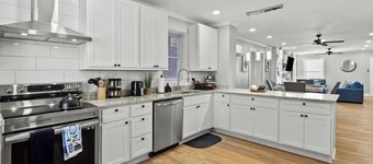 Fun Game Room & Theater, Walk to Dining & Music