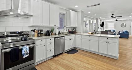 Fun Game Room & Theater, Walk to Dining & Music