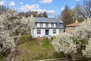 Exterior - Arcade Games, Pool Table, Huge Deck, Seasonal View (Davenport)
