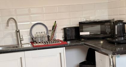 Cosy Adorable 1 Bedroom Studio in London